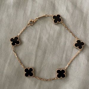 18K Saudi Gold Black VCA